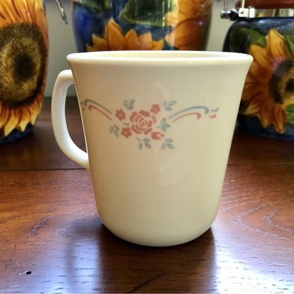 Corelle English Breakfast Place Setting - Picture 13 of 16